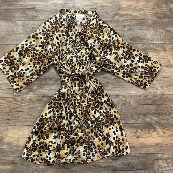 L.A. Intimates Leopard Print Satin Robe and Chemise Set Small - Picture 2 of 10